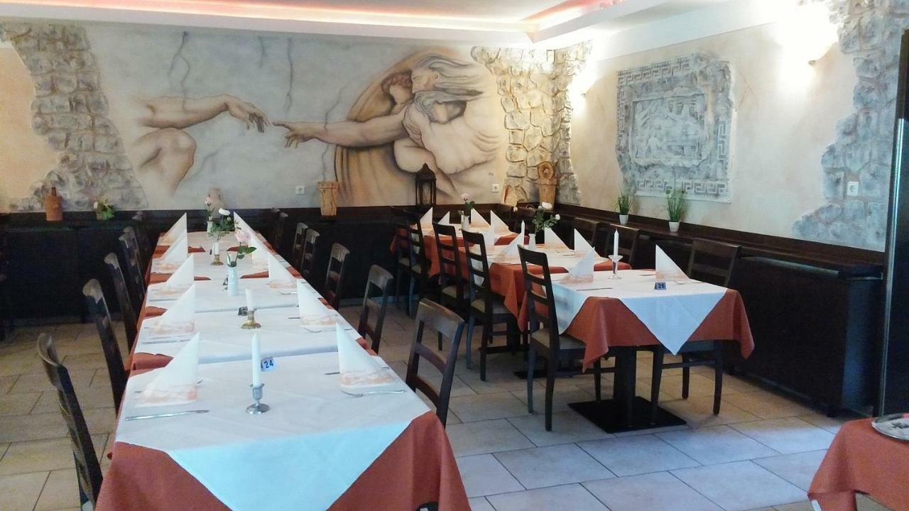 Hotel-Restaurant Zum Baeumle Süßen Exterior foto